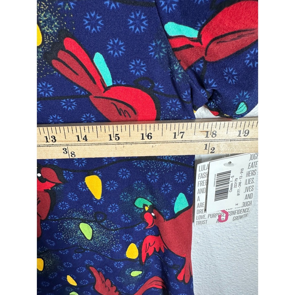 LuLaRoe T-Shirt Womens S Blue Cardinal Christmas Lights Classic T Holiday Bird - Picture 5 of 8
